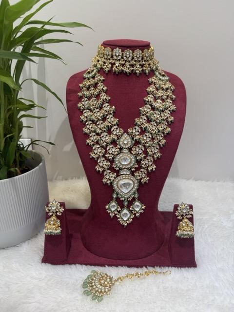 Kundan jewellery