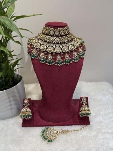 Kundan jewellery